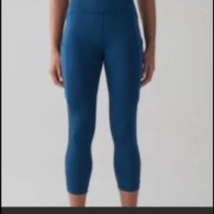 Lululemon size 8 crops. Excellent condition